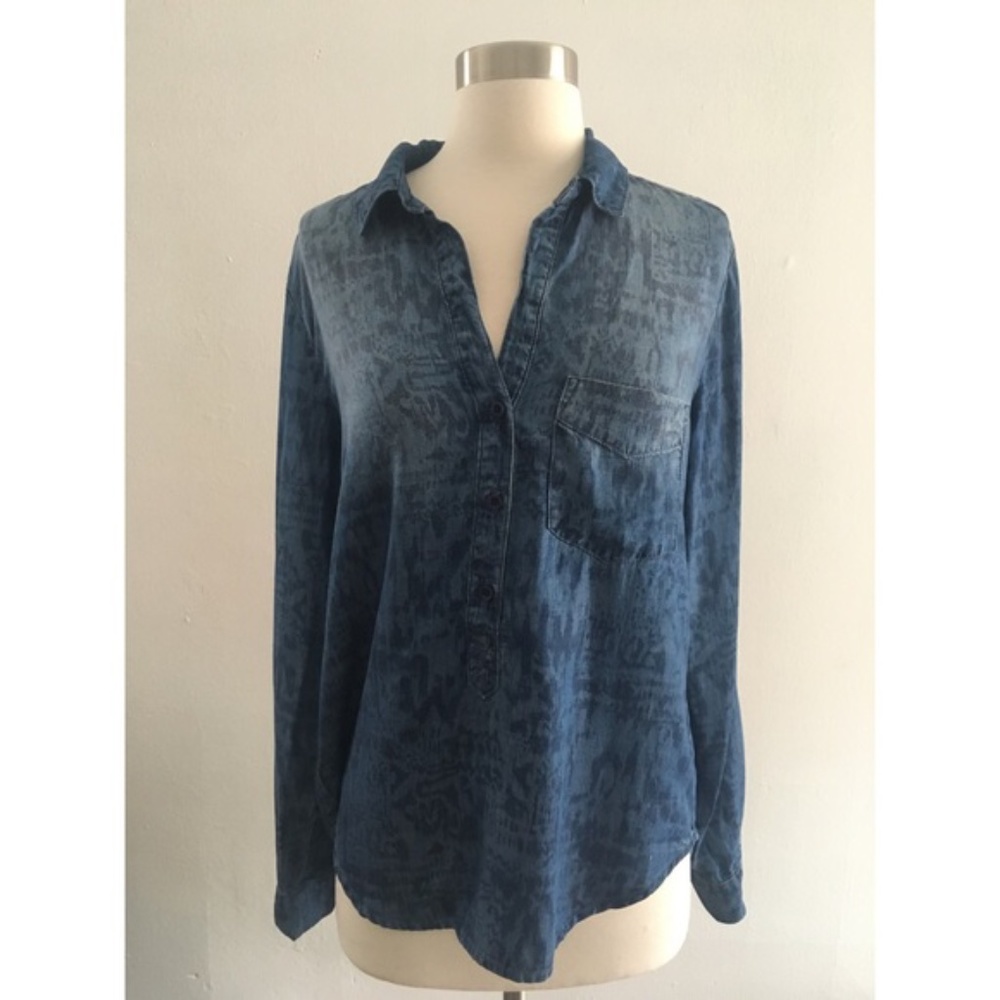 Cloth & Stone Ikat Print Popover Chambray Top